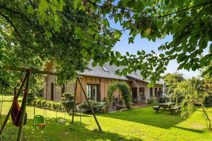 Gîte pour 8 personnes, avec Terrasse ainsi que Jardin et Vue
