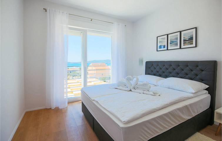Cozy 2-Bedroom Retreat with Pool, Near Beach - WiFi & Parking Included! in Sibenik, Šibenik-Knin