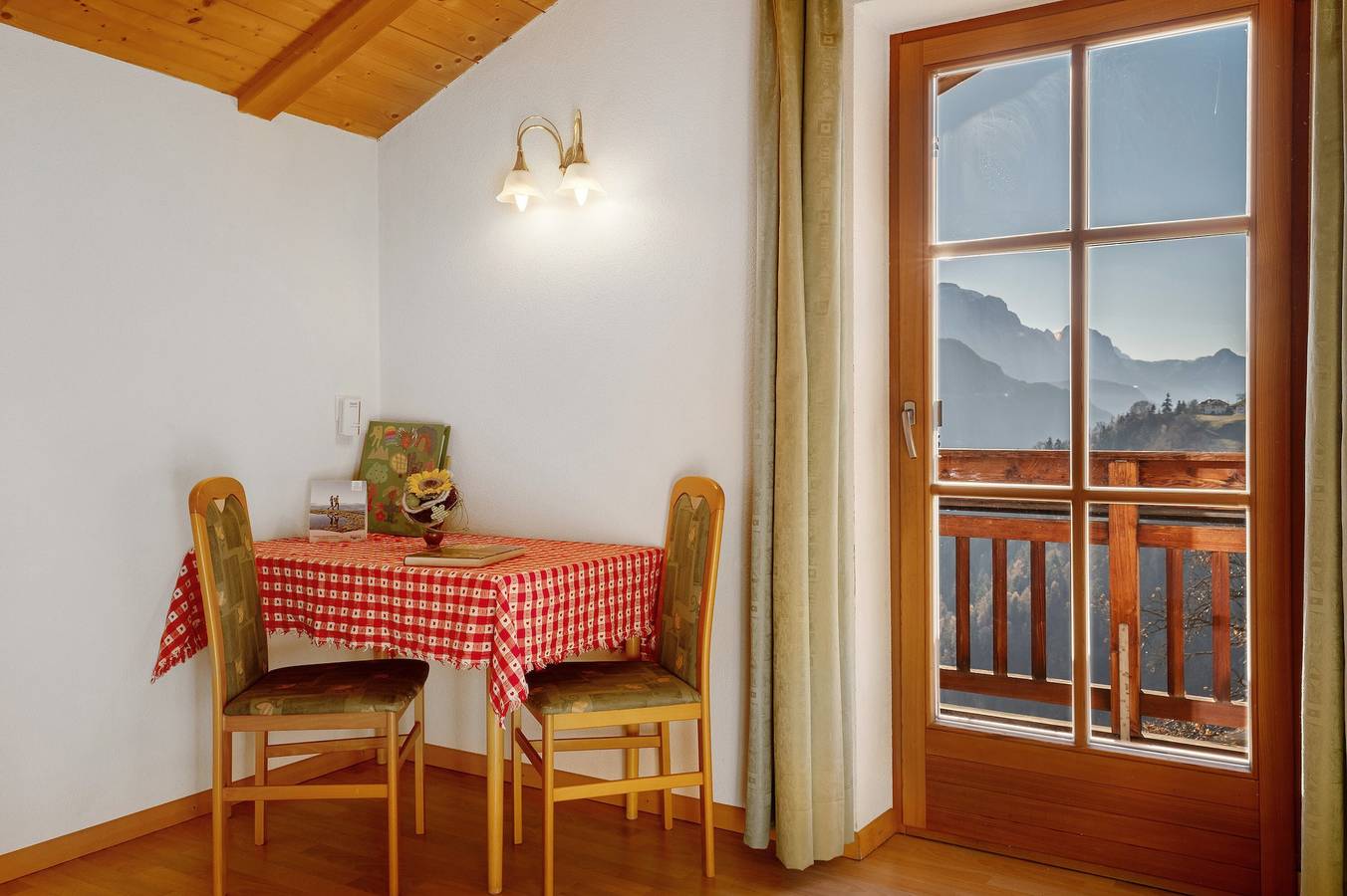 Ganze Wohnung, Ferienwohnung 'Malsethhof' mit Bergblick, privater Terrasse und Wi-Fi in Villanders, Sarntaler Alpen