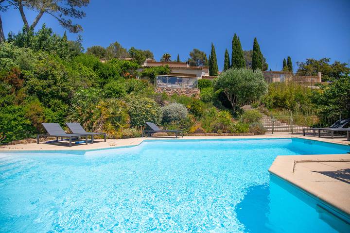 Villa pour 10 personnes, avec jardin et piscine à Roquebrune-sur-Argens