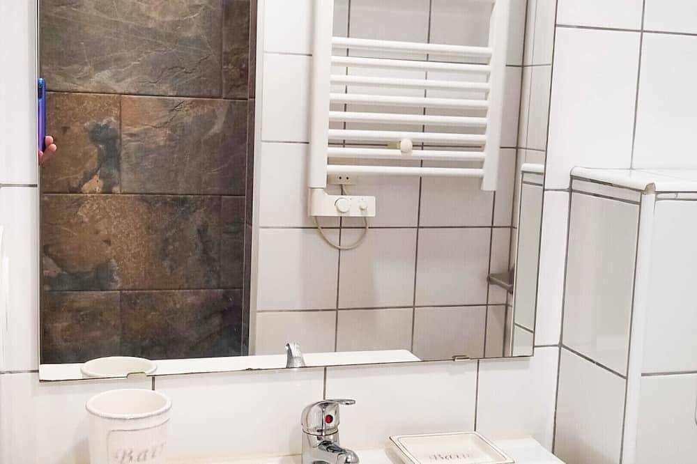 Appartement entier, Villa Reiala Plan-de-Cuques - Studio tout confort in Plan-de-Cuques, Côte méditerranéenne (France)