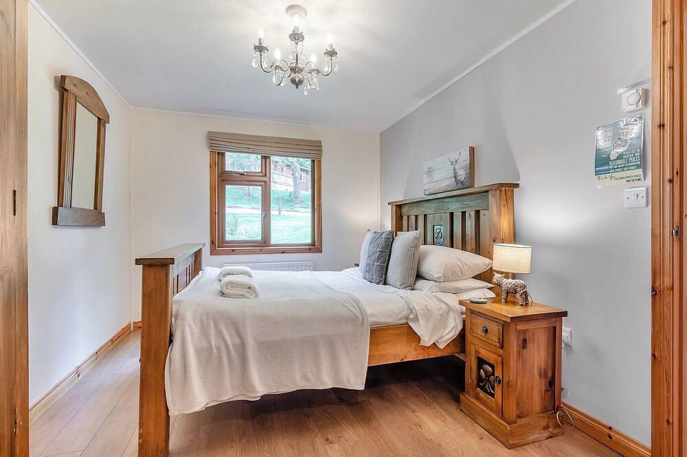 Luxury and contemporary styled lodge. in Derbyshire