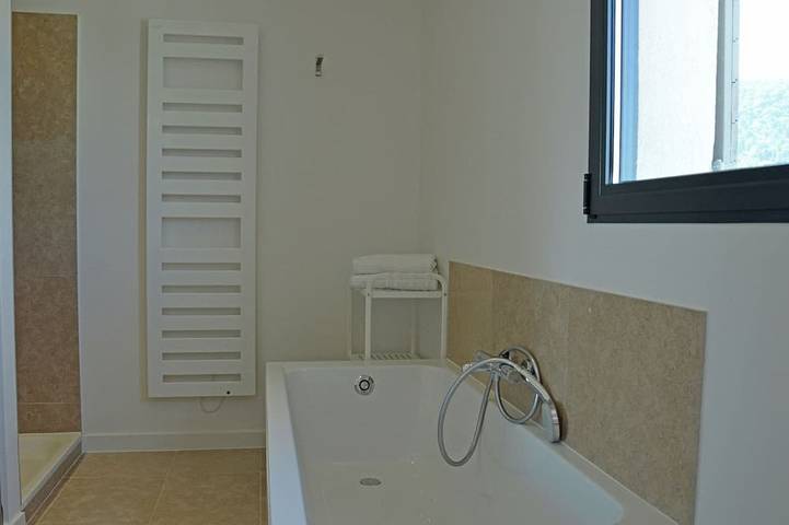 Villa in Malaucène mit privatem Pool in Malaucène, Parc naturel régional du Mont-Ventoux