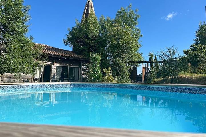 Location de vacances pour 7 personnes, avec jardin à Lavaurette