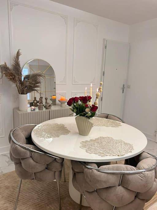 Appartement entier, Luxueux Appartement Jacuzzi proche de Paris in La Celle-Saint-Cloud, Yvelines