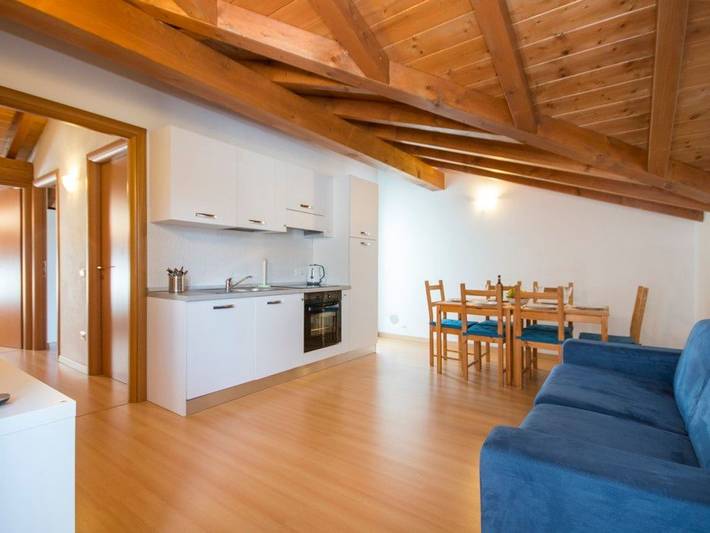 Gîte pour 6 personnes, avec Balcon et Piscine à Domaso - 2