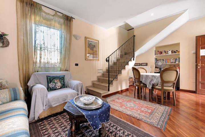 Casa vacanze "Casa del Cedro" con vista lago, balcone e Wi-Fi in Lecco, Prealpi Bergamasche Occidentali