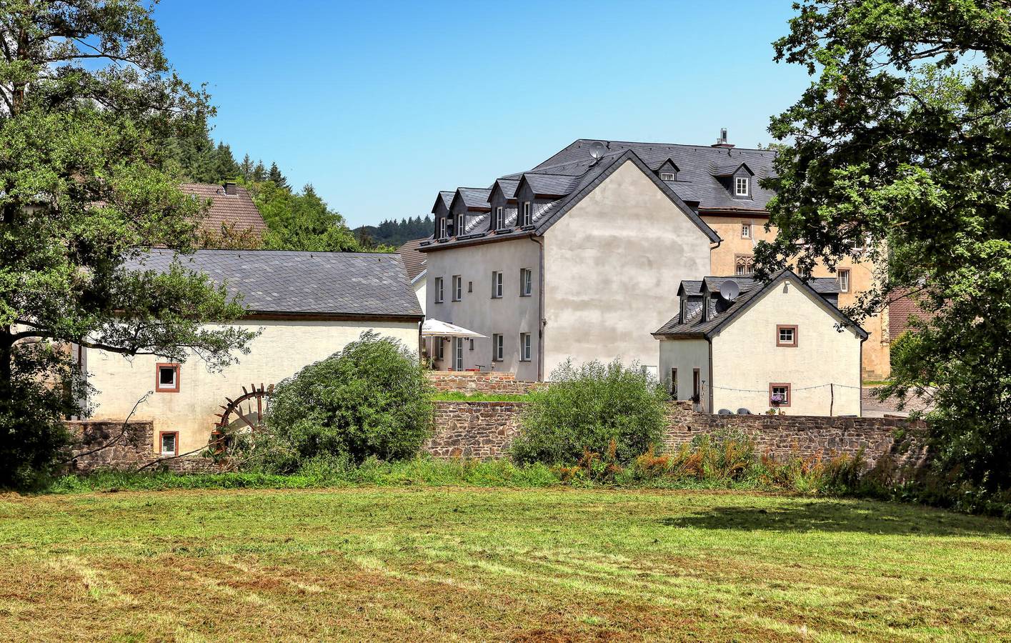 Appartement relaxant avec sauna, bain à remous et terrasse - Laarberg 800m in Irrhausen, Arrondissement d'Eifel-Bitburg-Prüm