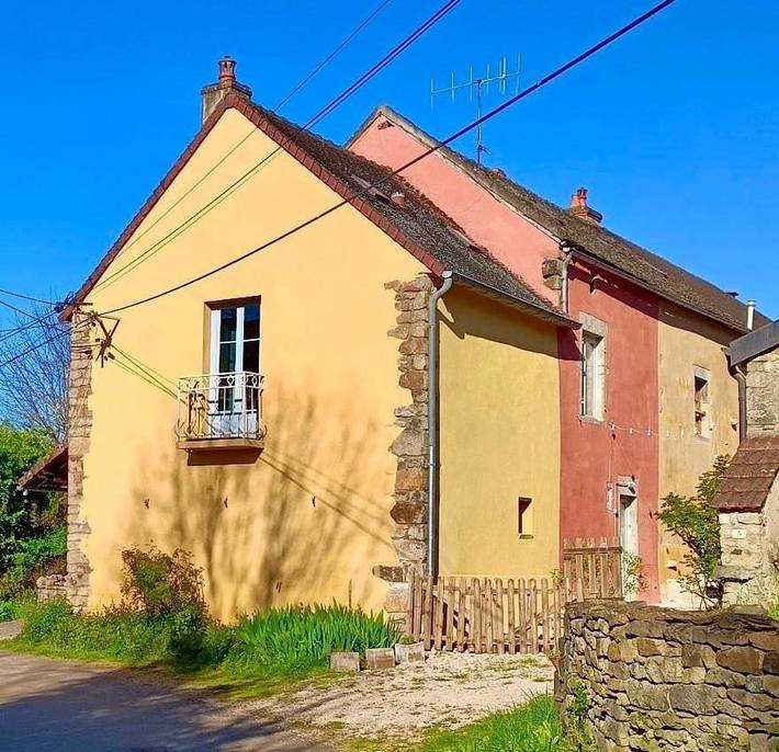 Location de vacances pour 15 personnes, avec Balcon et Terrasse ainsi que Jardin et Sauna dans Burzy