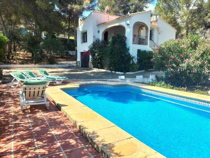 Vakantiepark voor 7 personen, with zwembad and tuin as well as terras aan de Costa Blanca