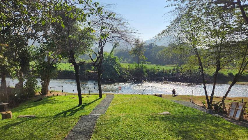 Location de vacances pour 3 personnes, avec terrasse ainsi que vue et jardin à Pai