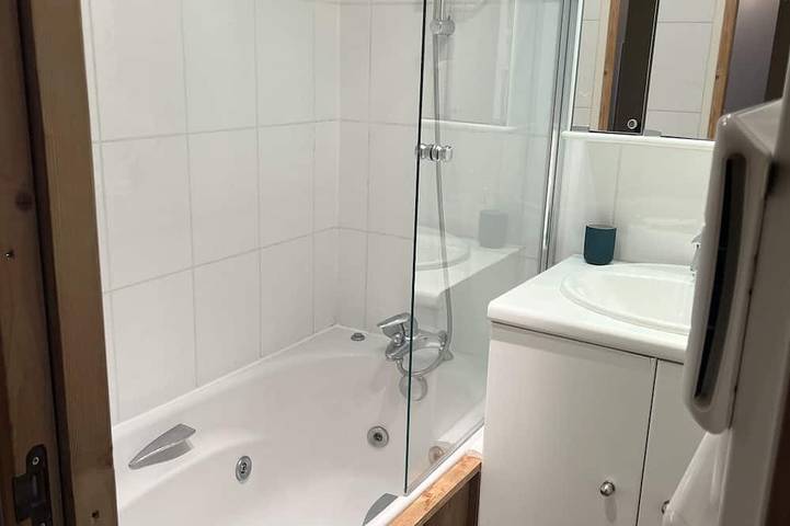 Appartement entier, Centre station, app. 36 m2, 1 chambre, coin montagne, balcon, local à ski, Wifi in Morzine, Les Portes du Soleil