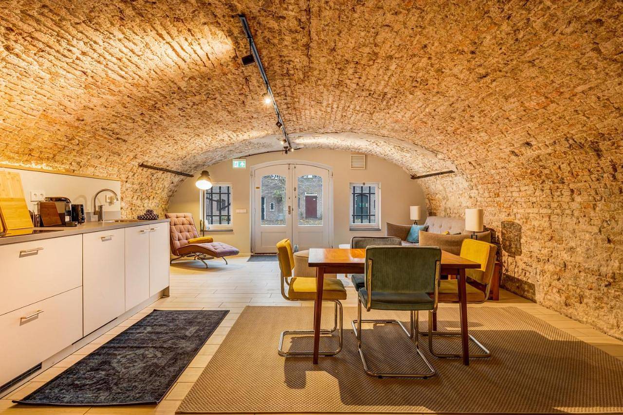 Luxurious renovated apartment in Utrecht City center with view on the old canal in Utrecht, Bestuur Regio Utrecht