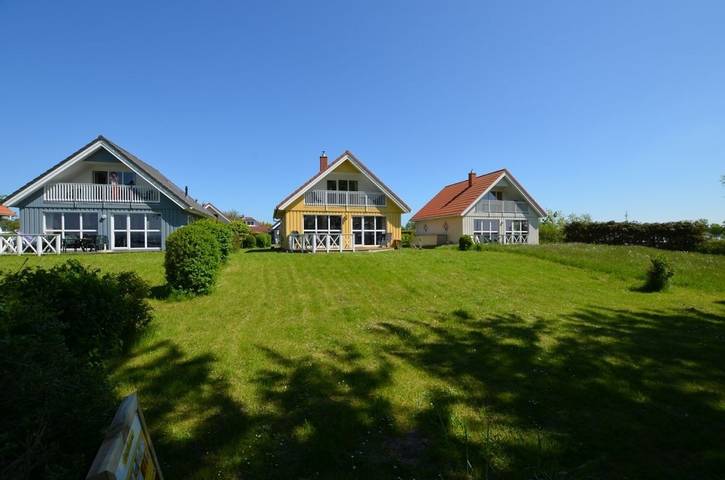 Ferienhaus für 6 Personen, mit Balkon und Whirlpool sowie Terrasse und Garten in Geltinger Bucht - 3