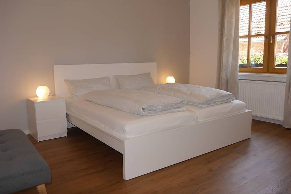 Ganze Wohnung, Gemütliche Ferienwohnung (80 qm) für bis zu 4 Personen mit voll ausgestatteter Küche in Kolitzheim, Fränkisches Weinland