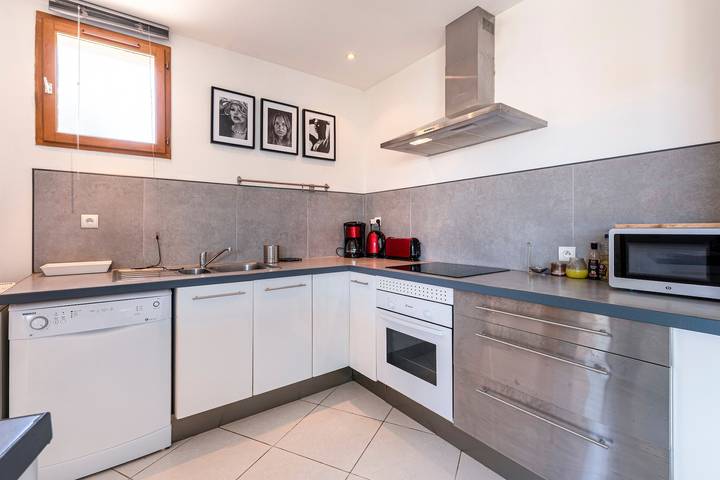 Location de vacances pour 11 personnes, avec jardin à Pietrosella - 4