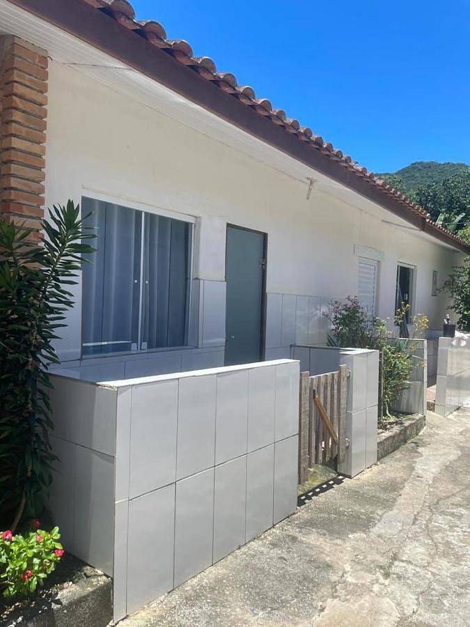 Casas e apartamentos de temporada para 2 pessoas, com vista e balcão, com animais de estimação em Maranduba