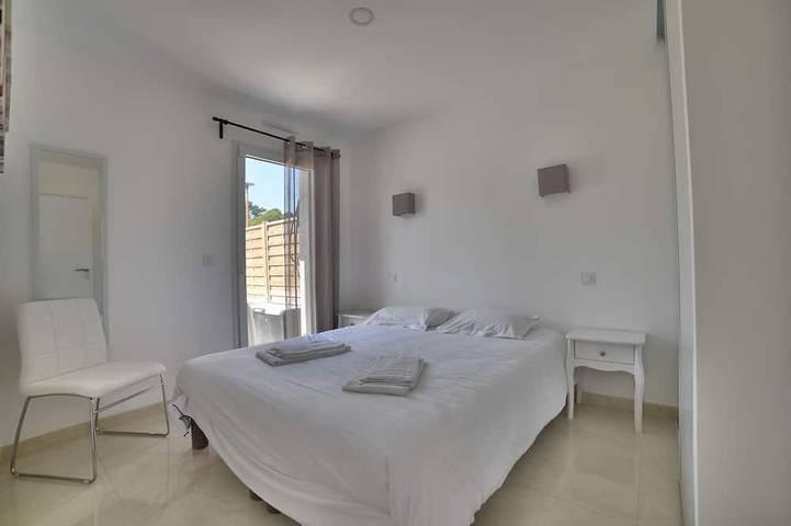 Neues Angebot - Luxusvilla mit privatem Pool und Whirlpool in einer Residenz mit Tennis in Saint-Augustin, Côte de Beauté