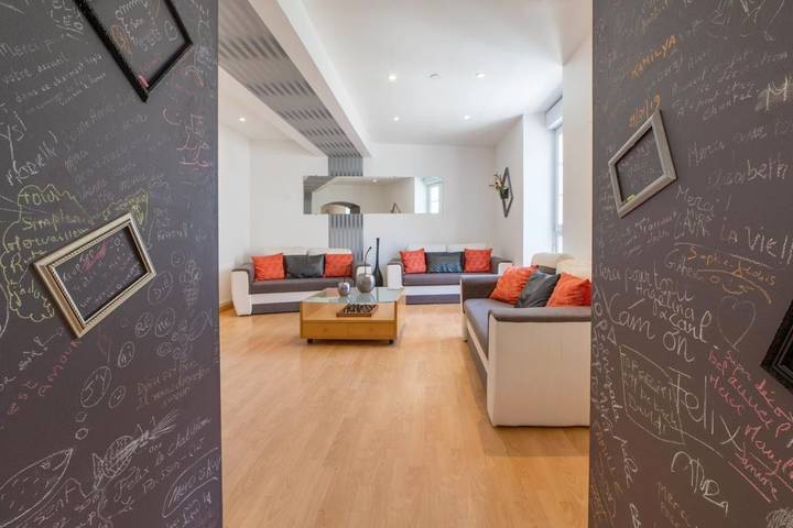 Maison d’hôte pour 8 personnes à Laval - 2