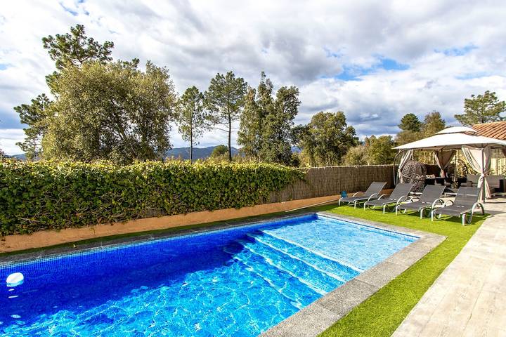 Location de vacances pour 10 personnes, avec Balcon ainsi que Terrasse et Jardin à Santa Coloma de Farners