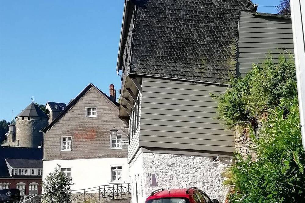 Die Nähkiste - 5-bed vacation apartment, shower/Wc, 3 bedrooms in Monschau, Naturpark Hohes Venn-Eifel