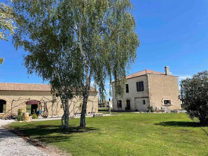 Location de vacances pour 4 personnes, avec vue ainsi que piscine et jardin à Saint-Christoly-Médoc - 3