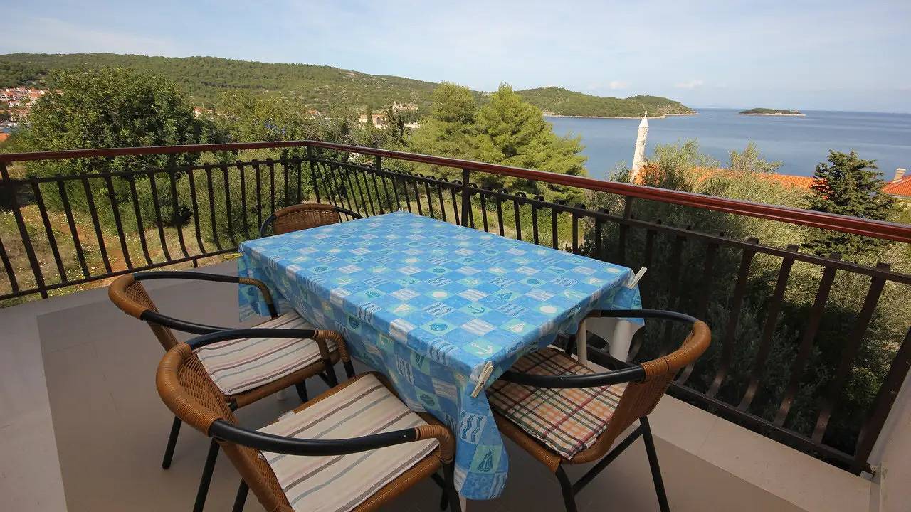Hel semesterlägenhet, Ferienwohnung für 6 Personen (57 m²) in Vis in Vis Town, Split-Dalmatia guovlu