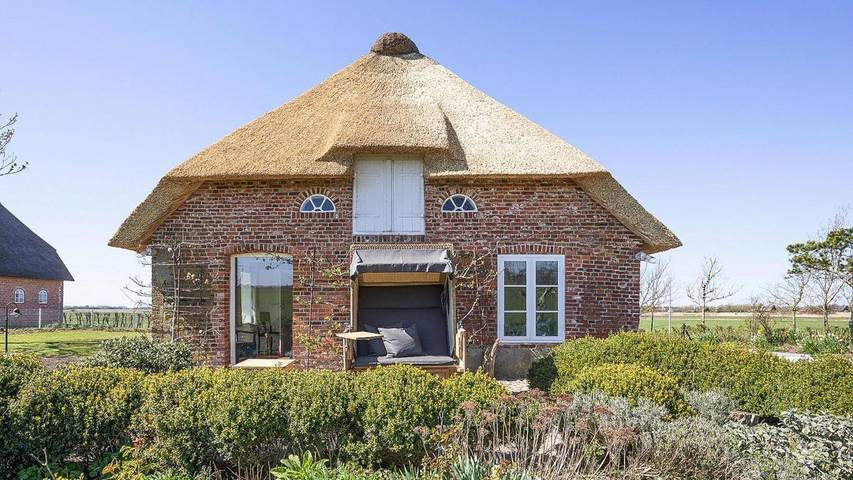 Ferienhaus für 4 Personen, mit Terrasse und Garten sowie Pool in Nolde Museum