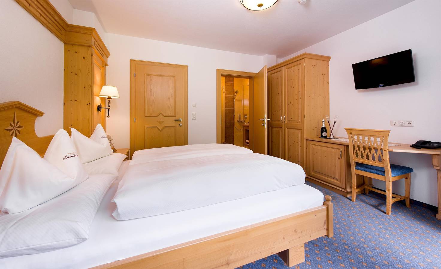 Doppelzimmer, Dusche, Wc, Komfort 1 Nacht in Holzgau, Allgäuer Alpen (Österreich)