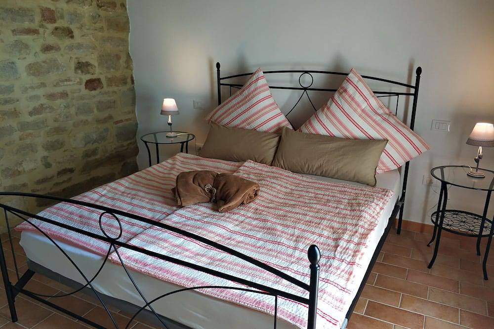 Appartement entier, Charmante maison de campagne récemment rénovée dans les Marches in Pergola, Valle del Metauro