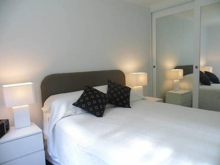 Holiday rental for 4 people, with pool in McMahons Point