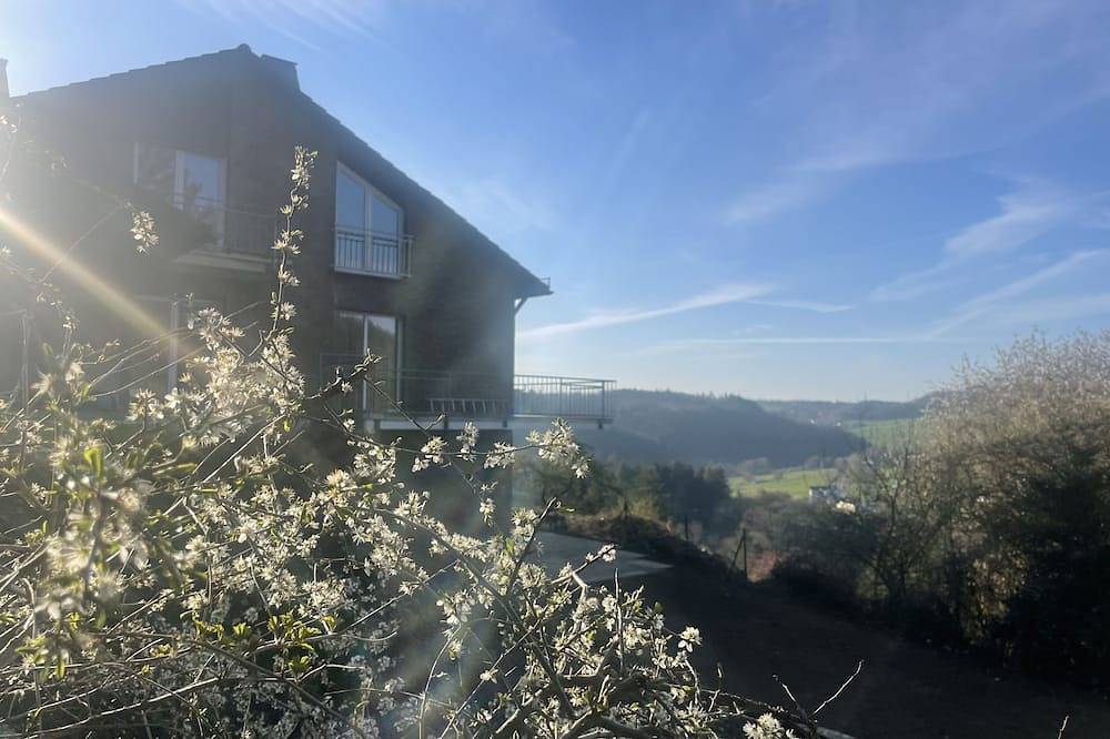 Traumaussicht, Traumwanderungen, viel zu entdecken und richtig viel Platz!! in Daun, Vulkaneifel