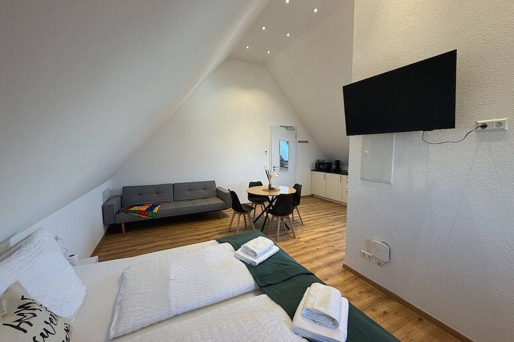 Ganze Wohnung, Premium Penthouse 4P 14 Min Legoland | Dg + Voll-Küche in Burgau, Bayerisch Schwaben