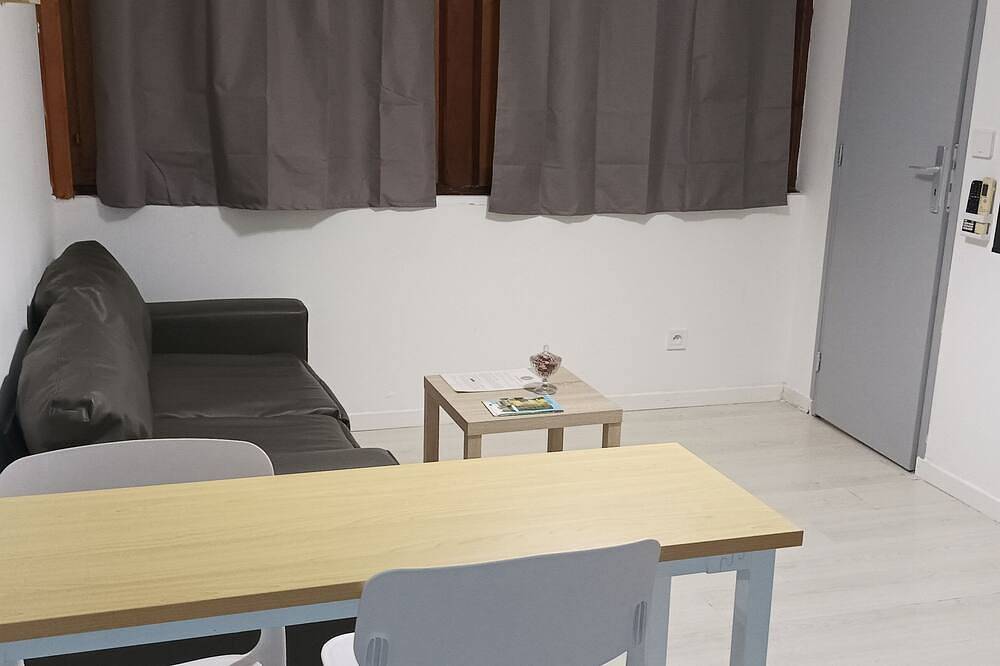 Geheel appartement, Two-room apartment in the heart of the Vosges in Saint-Maurice-sur-Moselle, Épinal en omgeving