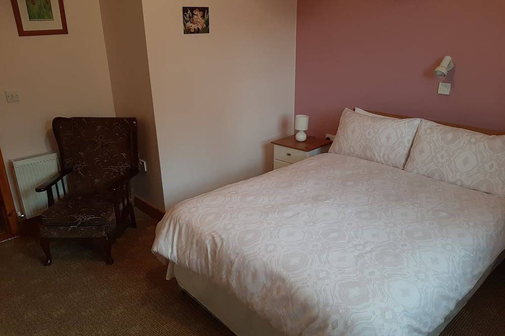 Cosy 3 Bedroom Cottage\nsleeps 6\nwheelchair accessible\nlarge Garden\nswing & Slide in County Wicklow