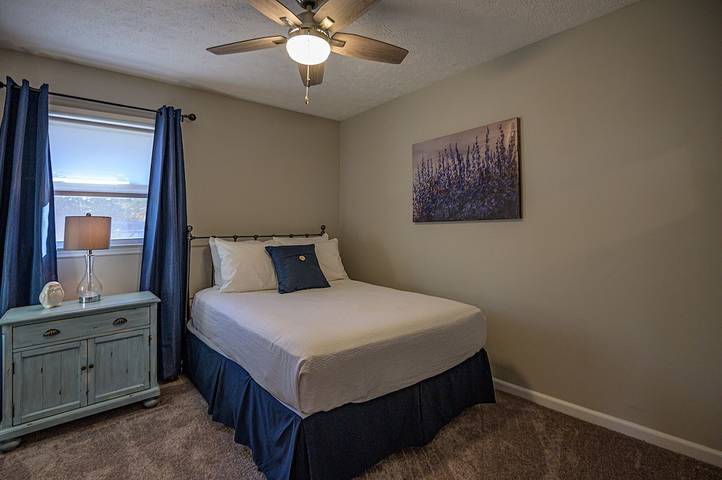 Vacation rental for 8 people, with yard, with pets in Cobb County