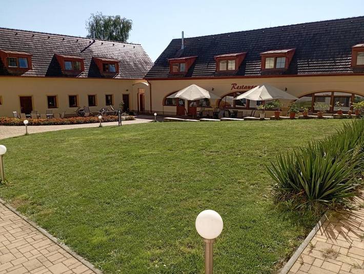 Ferienhaus für 7 Personen, mit Sauna und Ausblick sowie Terrasse, mit Haustier in Cheb - 2