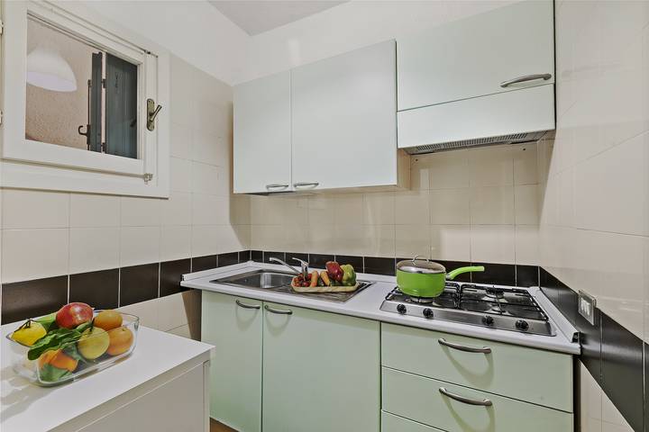 Gîte pour 6 personnes, avec terrasse dans Loiri Porto San Paolo - 4