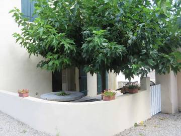 Gîte pour 4 personnes, avec terrasse à Reynès