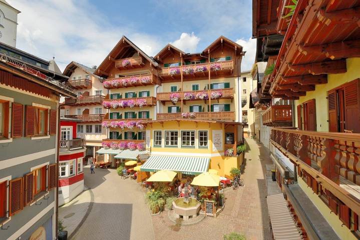 Hotel für 4 Personen, mit Seeblick und Terrasse am Wolfgangsee