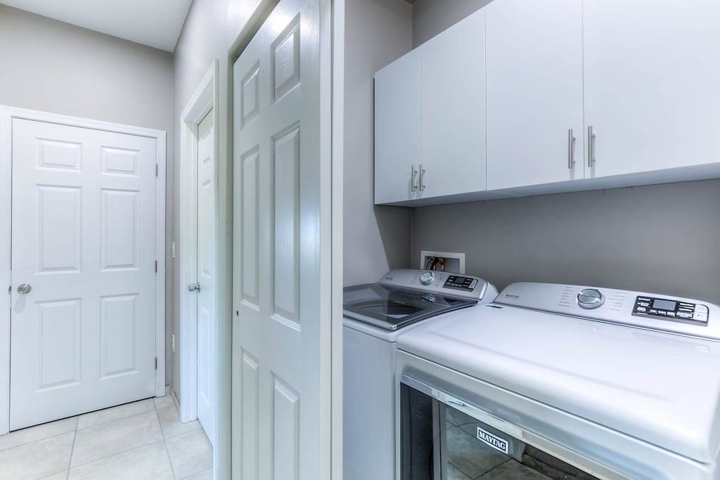 New 3 Br home in immaculate condition, mountain views just outside of Tucson in Pima County