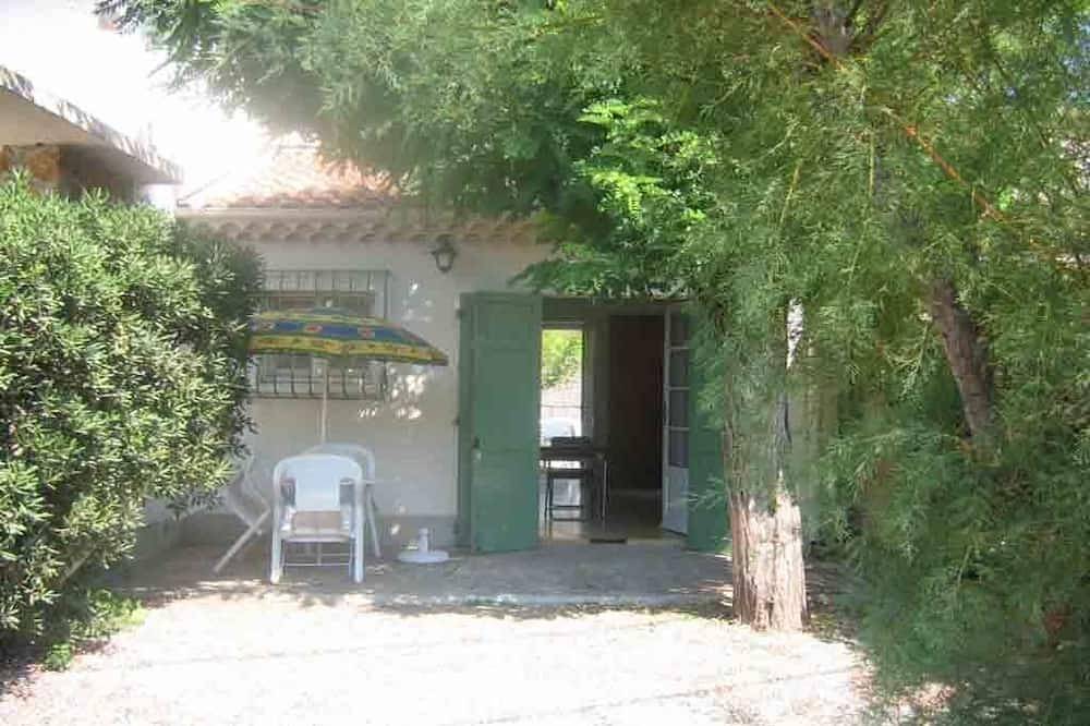 Pleasant Maisonnette (F1) classified 3* - Distance from sea and beach 100 m in Hyeres, Parc national Port-Cros