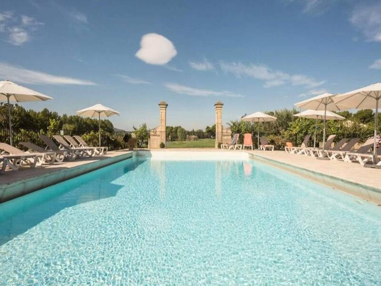 Apartamento entero, Apartamento en Mallemort con Piscina de Olas in Mallemort, Region de Arles