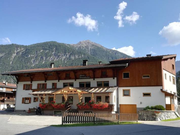 Ferienwohnung für 4 Personen, mit Balkon und Terrasse sowie Garten