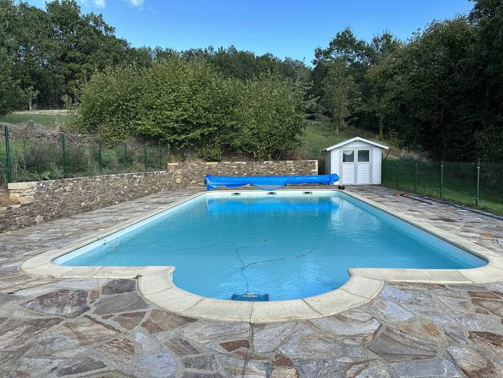 Gîte pour 8 personnes, avec piscine ainsi que jardin et terrasse dans L'Aubrac - 3