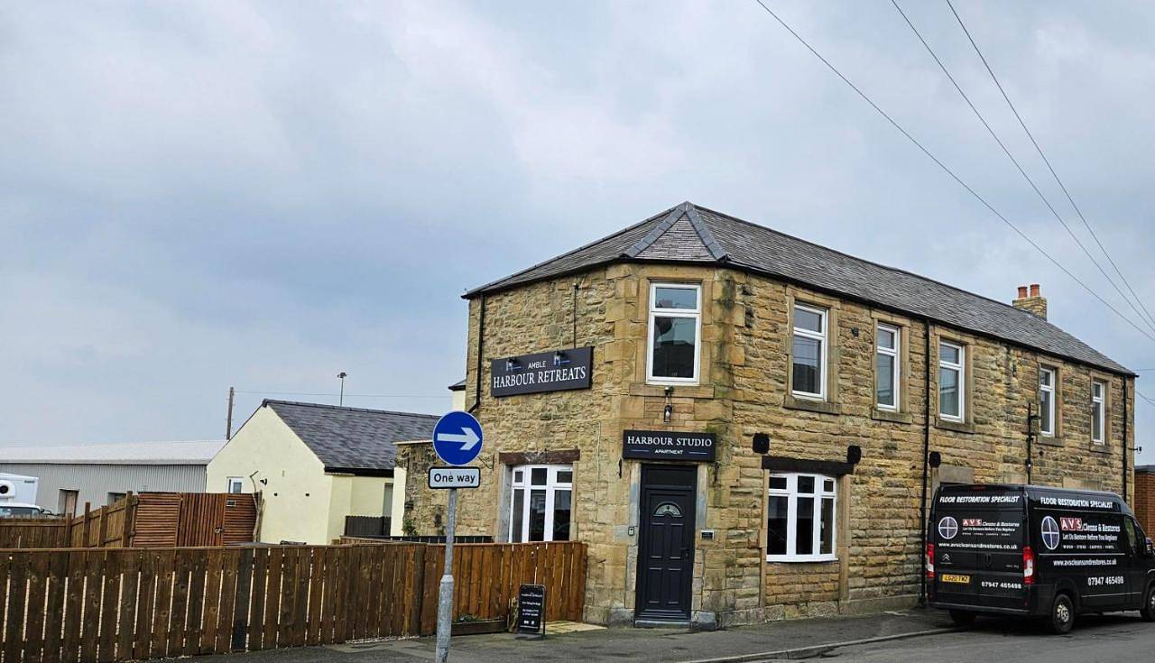 Small Twin room no pets room 6 in Amble, Northumberland