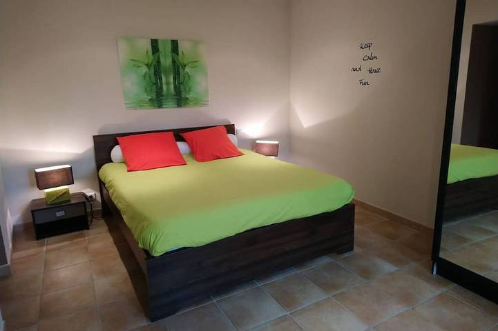 Gîte pour 6 personnes, avec jardin à Piolenc - 4