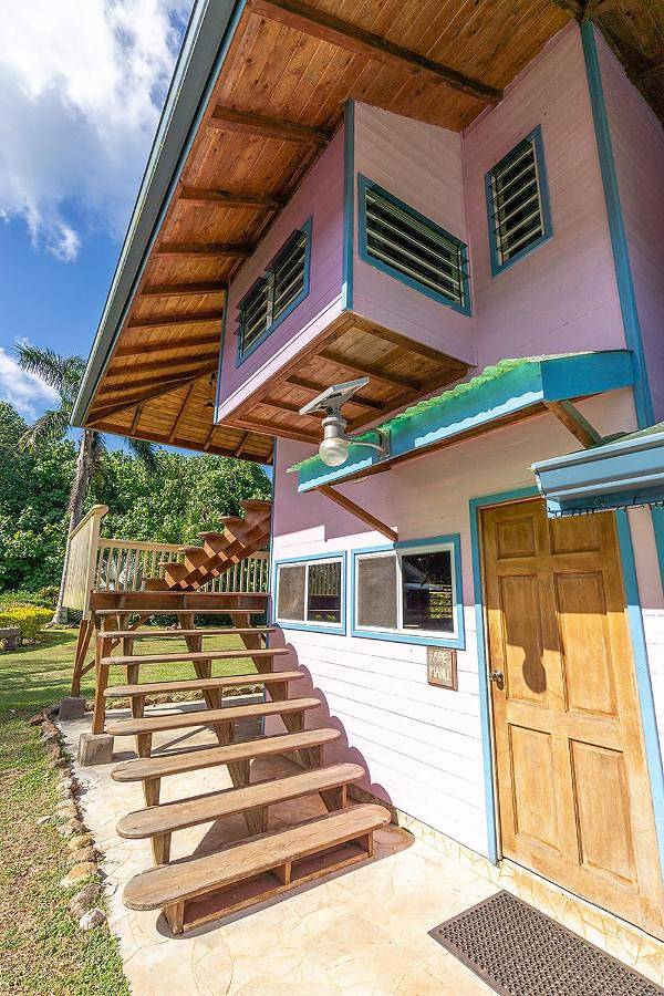 Gîte pour 8 personnes, avec vue ainsi que jardin et balcon dans Ha'apiti - 2