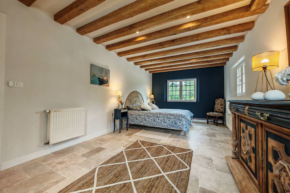 An authentic, modern farmhouse in the heart of Sologne in Saint-Viâtre, Sologne