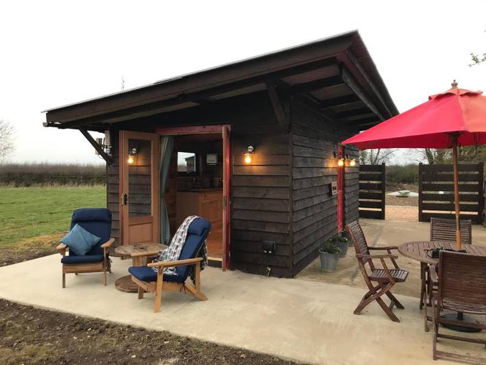 Gîte pour 2 personnes, avec jardin et terrasse à Corby
